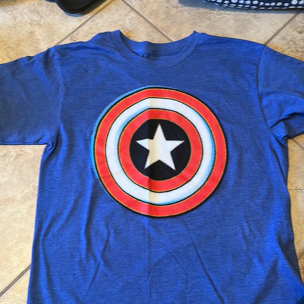 Captain America t-shirt in excellent condition